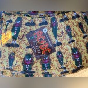 6 VINTAGE- AC/DC Yellow Graphic Boxers